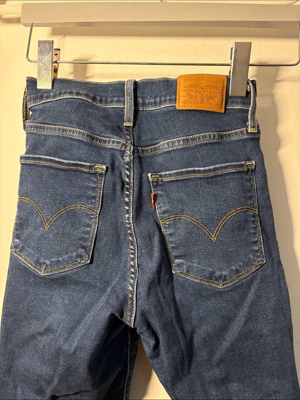 WOMEN PETITE Levi's Indigo Blue High-Rise straightJeans